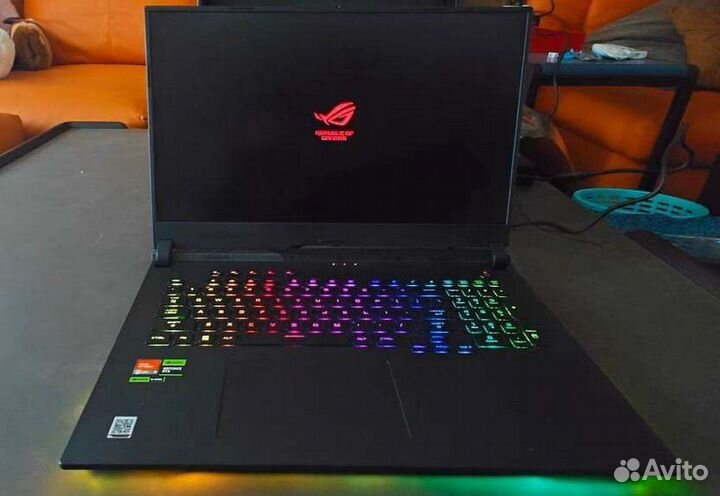 Asus ROG Strix G17 RTX 4090 / Ryzen 9 7945HX
