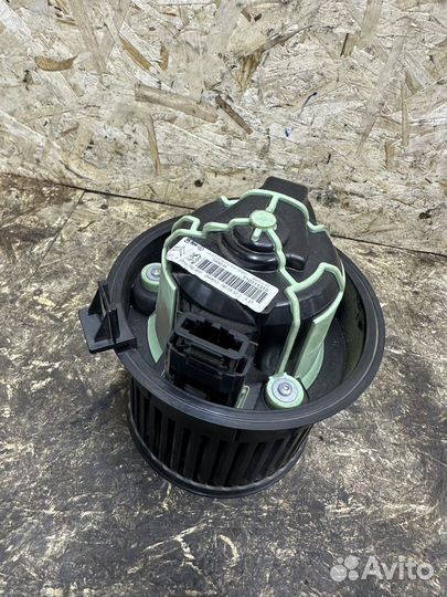 Моторчик печки Citroen C4 B7