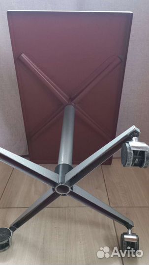 Металлический столик