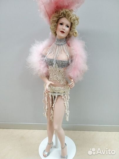 Кукла фарфоровая коллекционная