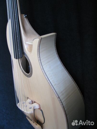Акустическая безладовая бас гитара