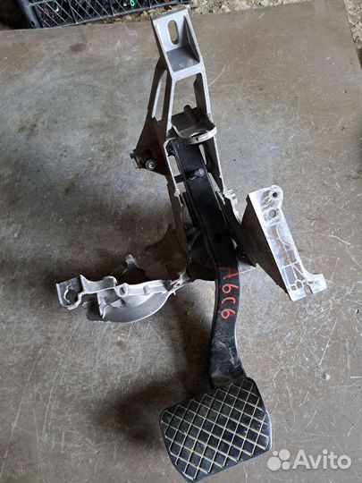 Педаль тормоза кронштейн Audi A6 C6