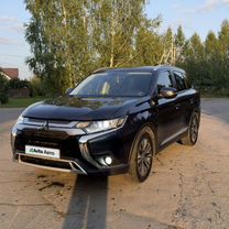 Mitsubishi Outlander 2.0 CVT, 2020, 78 900 км, с пробегом, цена 2 250 000 руб.