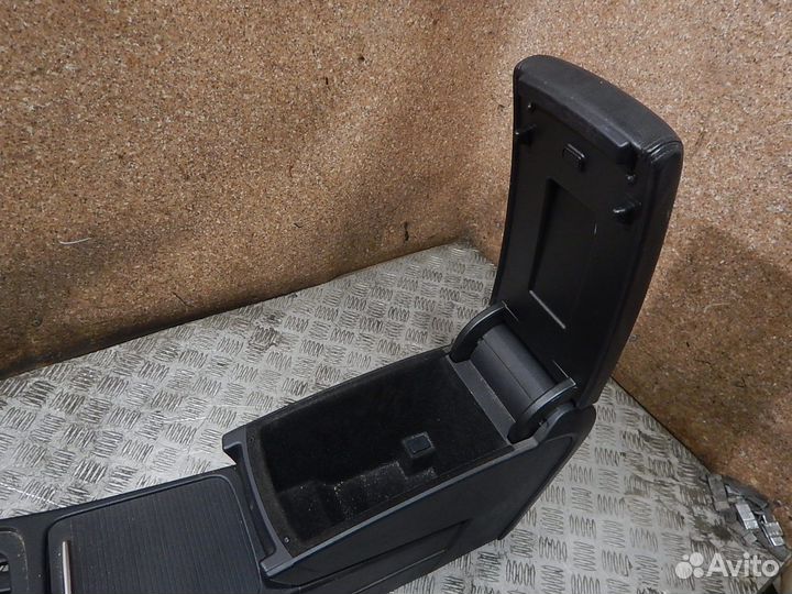 Консоль, Volkswagen (Фольксваген) -passat B6 (05-1