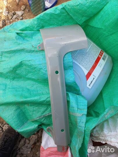 Накладка фары hyhd65, 72, 78 (ресничка) правая