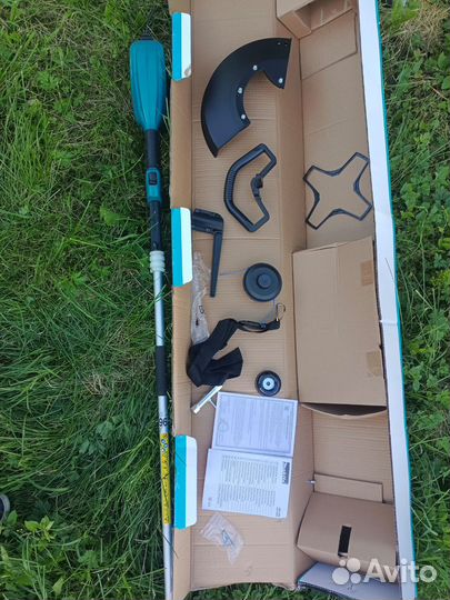 Триммер электрический Makita UR3502