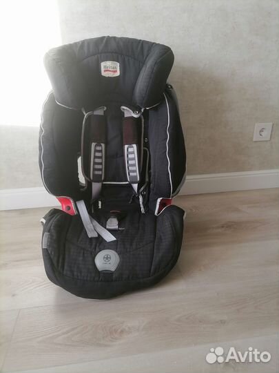 Продаю автокресло Britax