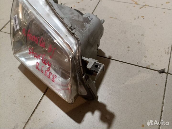 Фара Mazda Familia BJ