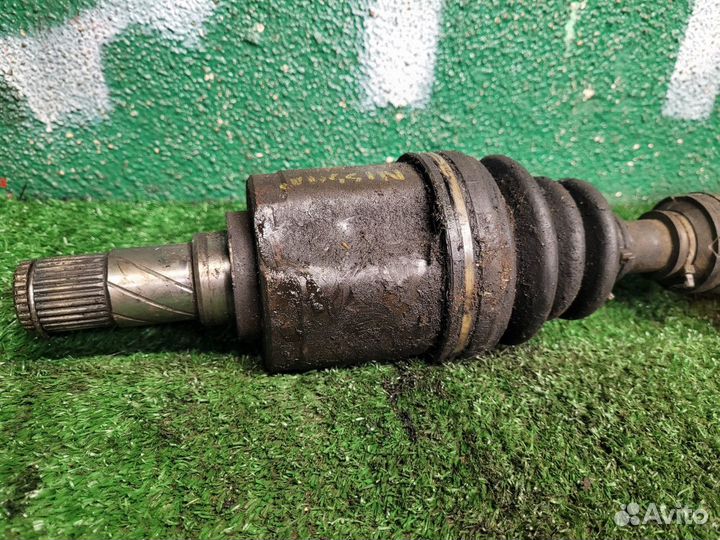 Полуось в сборе левая на Nissan Altima L31