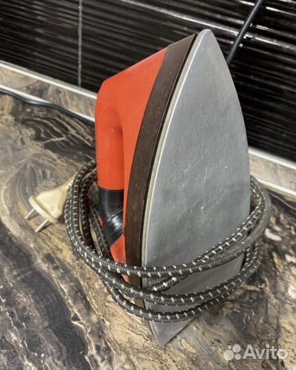 Утюг Ут1000-1.2.220 Гост СССР