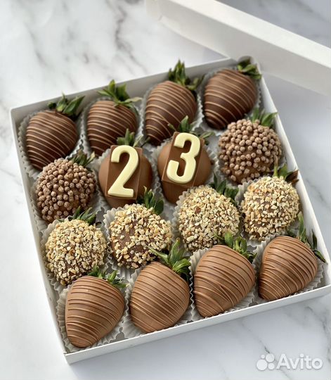 Клубника и бананы в шоколаде