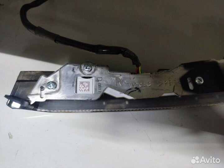 Дхо фары, ресничка правое Toyota Rav4 A40 2016