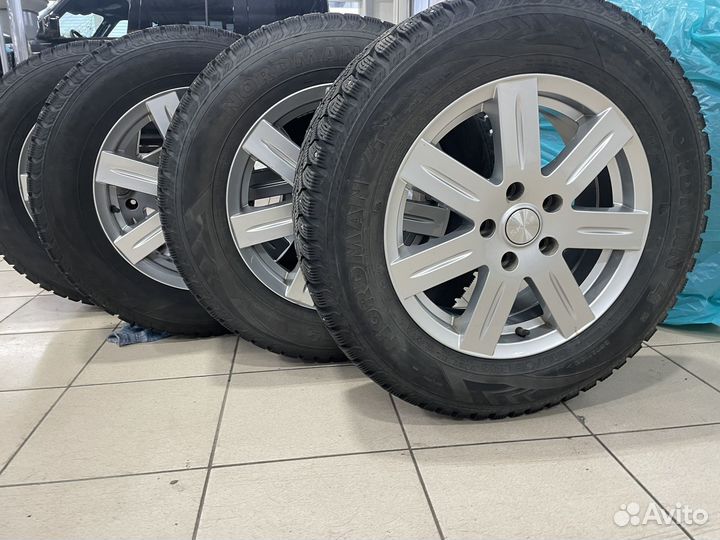 Колеса в сборе r16 зимние 215 65