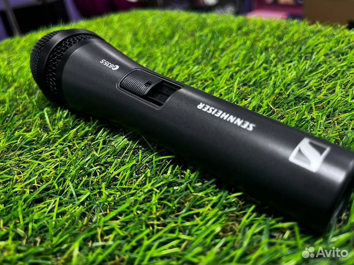 Динамический микрофон Sennheiser