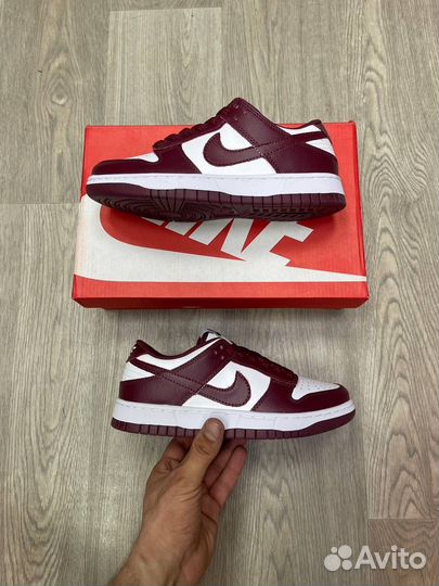 Кроссовки nike dunk low team red