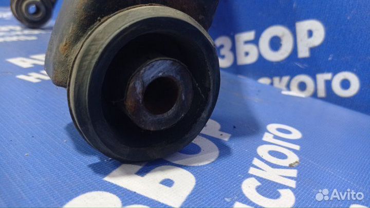 Передний правый рычаг Mitsubishi Pajero 3