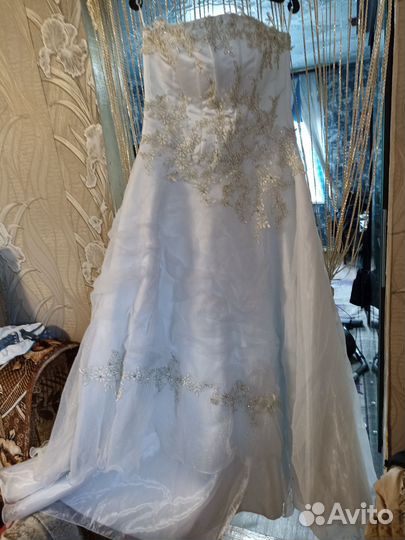Свадебное платье 46 48 бу