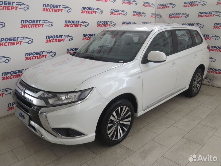 Mitsubishi Outlander 2.0 CVT, 2022, 20 км
