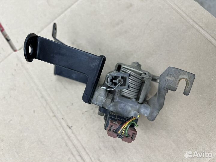 Датчик положения дроссельной заслонки Mitsubishi