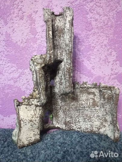 Замок для аквариума