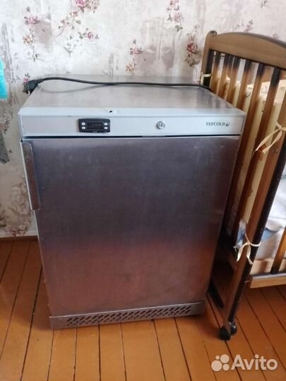 Морозильный шкаф