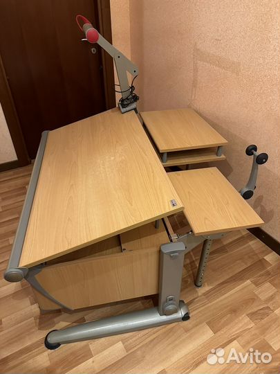 Письменный стол Moll Champion