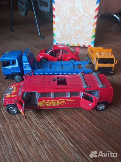 Машинки металлические