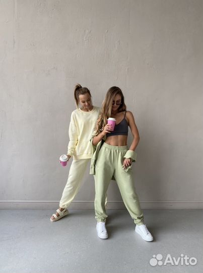 Спортивные костюмы женские