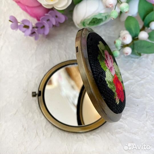 Зеркальце карманное