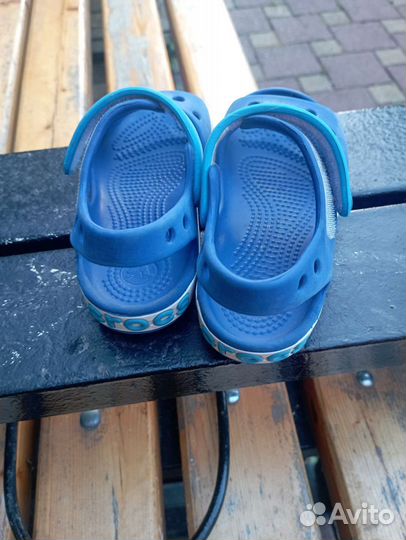 Сандали crocs звоните