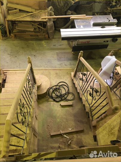 Лестница деревянная