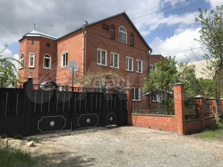 Дом 303 м² на участке 25 сот.