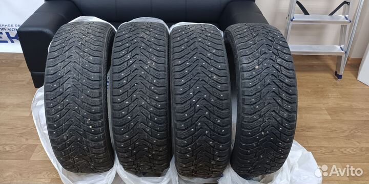 Nokian Tyres Hakkapeliitta 8 SUV 235/55 R20
