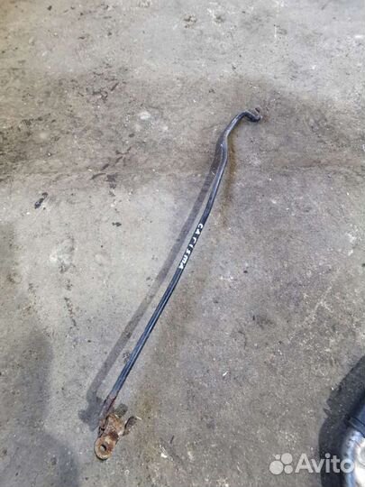 Упор капота mitsubishi carisma