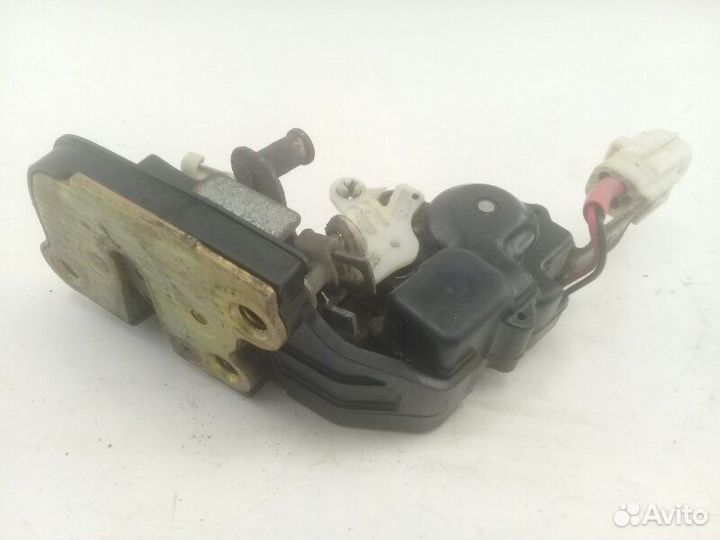 Замок двери задний правый Toyota Caldina CT196 2C