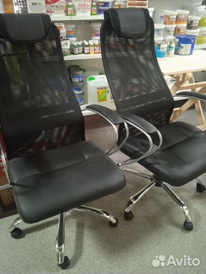 Кресло офисное б/у. Цена 3а 2шт