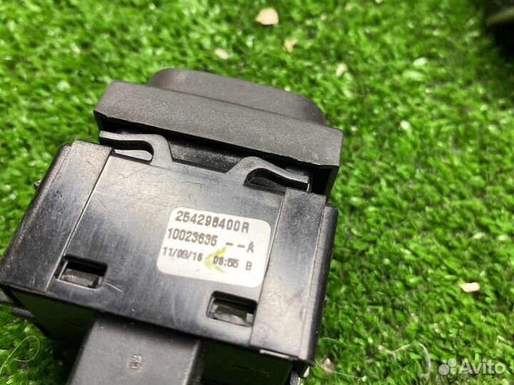 Renault kaptur кнопки стеклоподъемника