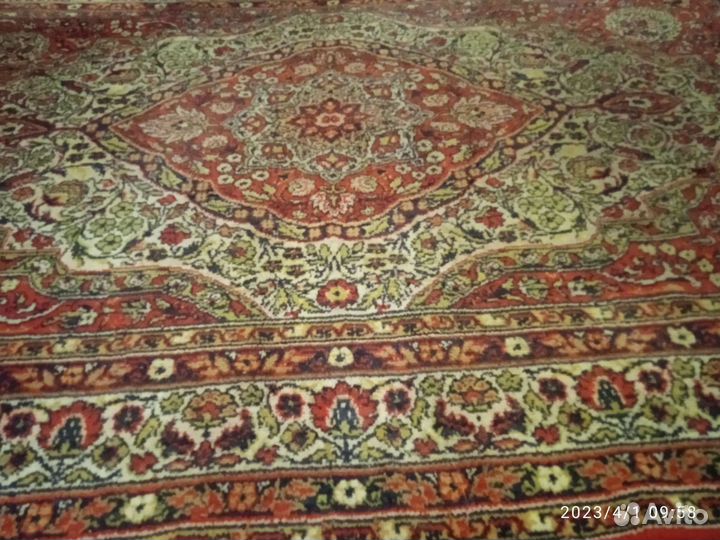 Ковер шерстяной