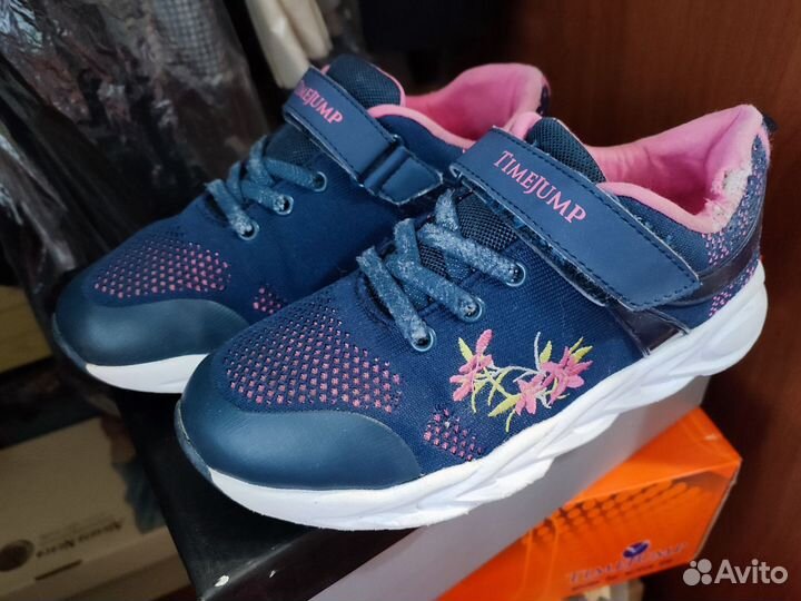 Кроссовки для девочки 36 размер