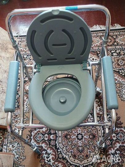 Кресло туалет на колесах
