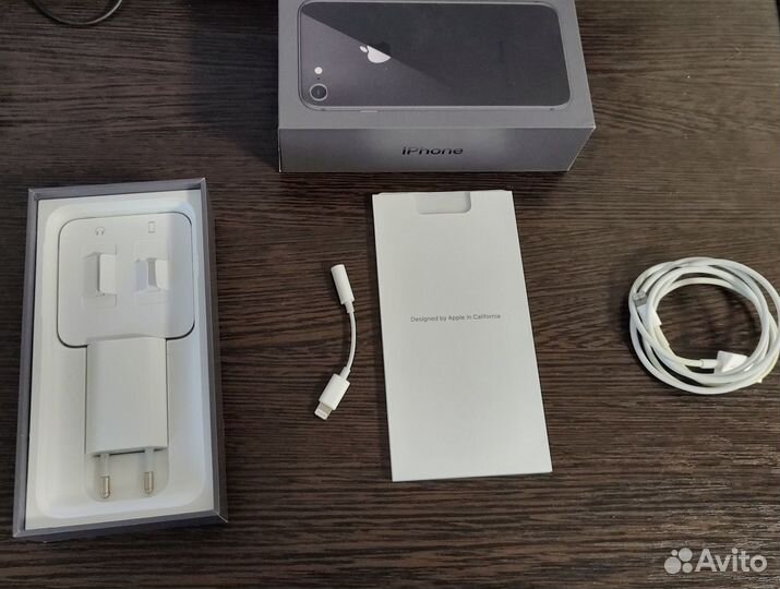 iPhone 8, 64 ГБ