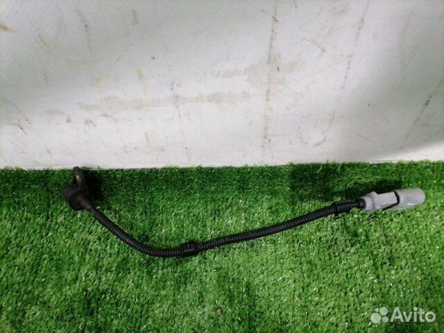 Датчик положения распредвала Volkswagen Passat B6