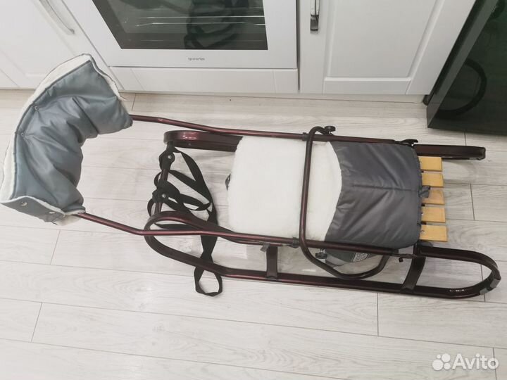 Санки с сидушкой и муфтой