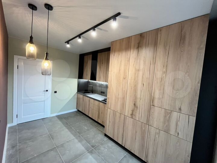 2-к. квартира, 64 м², 1/9 эт.