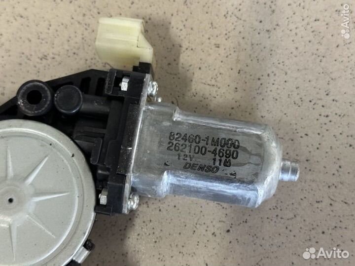 Моторчик стеклоподъемника передний правый Киа Соул