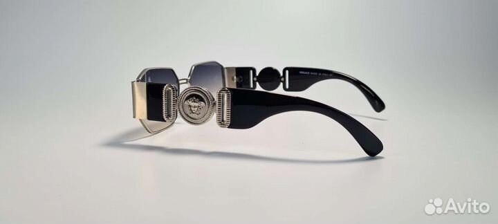 Солнцезащитные очки versace