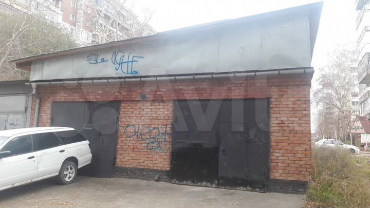 Гараж, > 30 м²