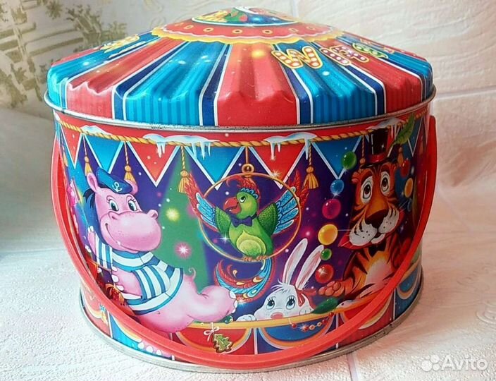 Банка коробка жестяная для рукоделия для хранения