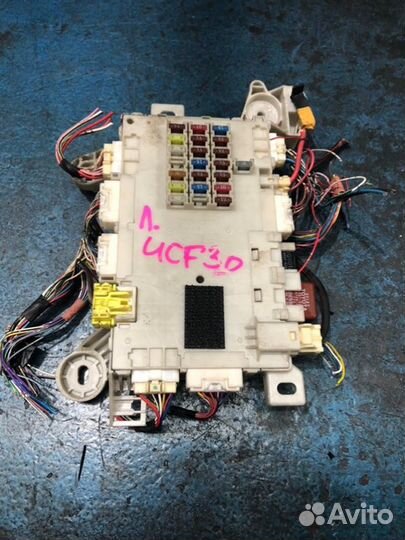 Блок предохранителей левый Lexus Ls430 UCF30 UCF31