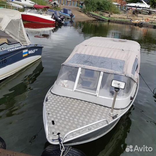 Моторная лодка, почти новая